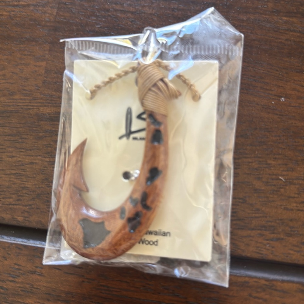 Hawaii Souvenir Necklace